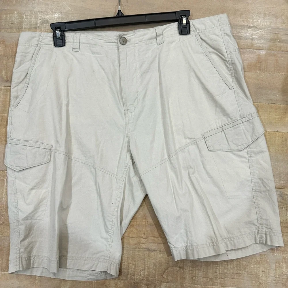 Calvin Klein khaki light beige cargo shorts - Picture 1 of 9